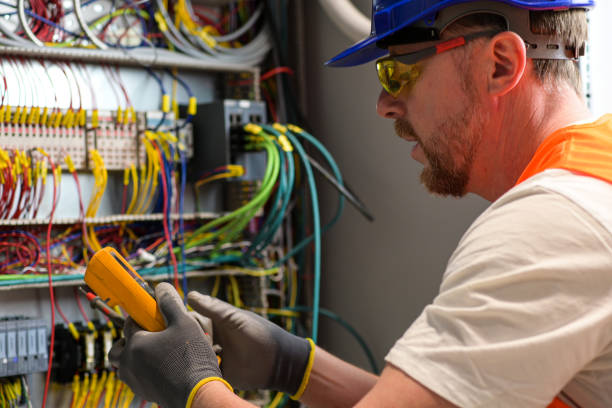 Best Licensed Electrician  in Topeka, IN